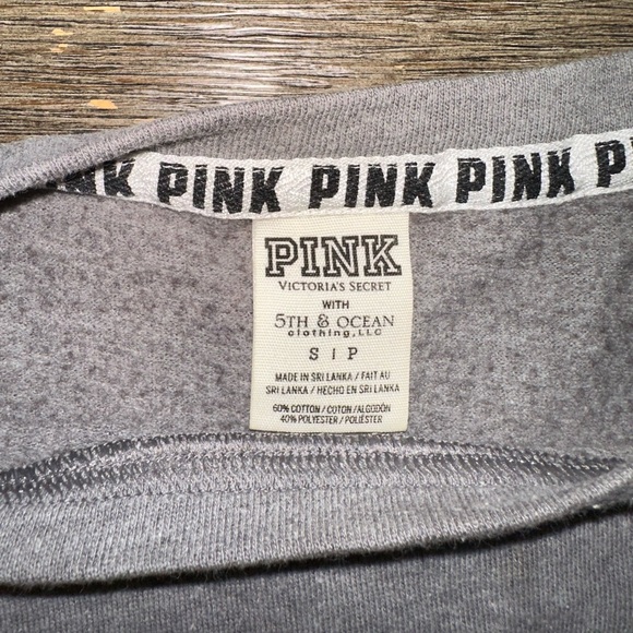 Wisconsin Badgers Women’s Crewneck -Victoria’s Secret PINK Collegiate Collection - Picture 6 of 6